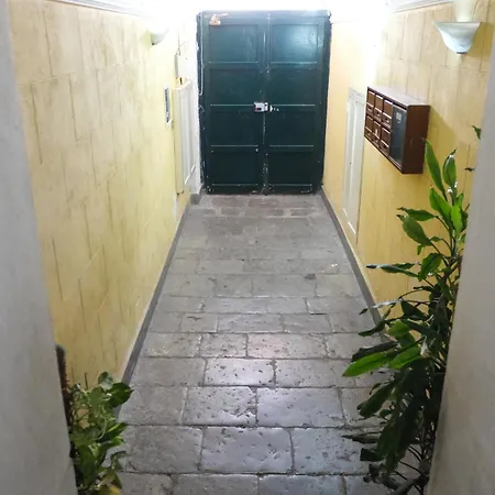 Nel Centro Storico Di - Via Meli's House *