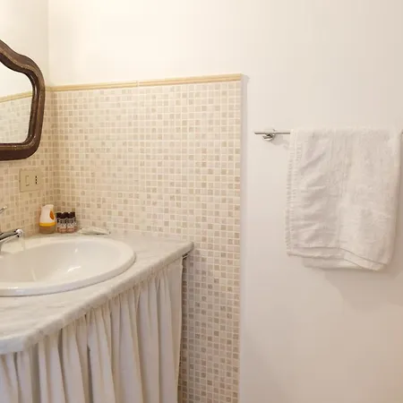 Nel Centro Storico Di - Via Meli's House アパート パレルモ