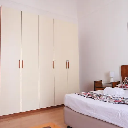 アパート Nel Centro Storico Di - Via Meli's House パレルモ