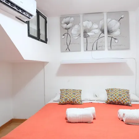 Nel Centro Storico Di - Via Meli's House アパート パレルモ