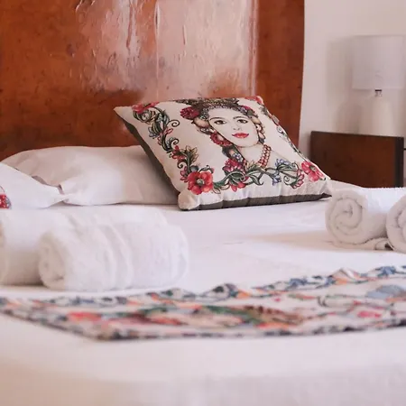 Nel Centro Storico Di - Via Meli's House アパート パレルモ