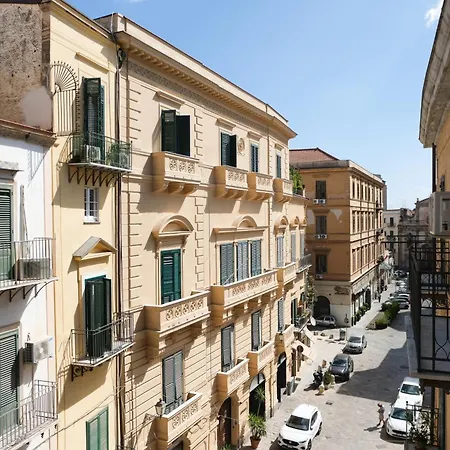 Nel Centro Storico Di - Via Meli's House アパート *