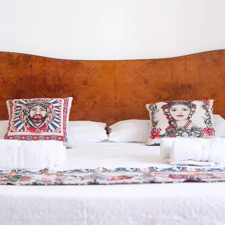 Nel Centro Storico Di - Via Meli's House アパート パレルモ