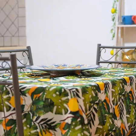 Nel Centro Storico Di - Via Meli's House アパート